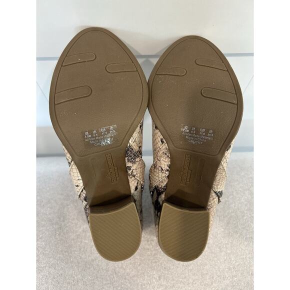 Fergalicious by Fergie Womens Chucky Snakeskin Ankle Boots Size 7.5M Block Heel - Picture 7 of 7